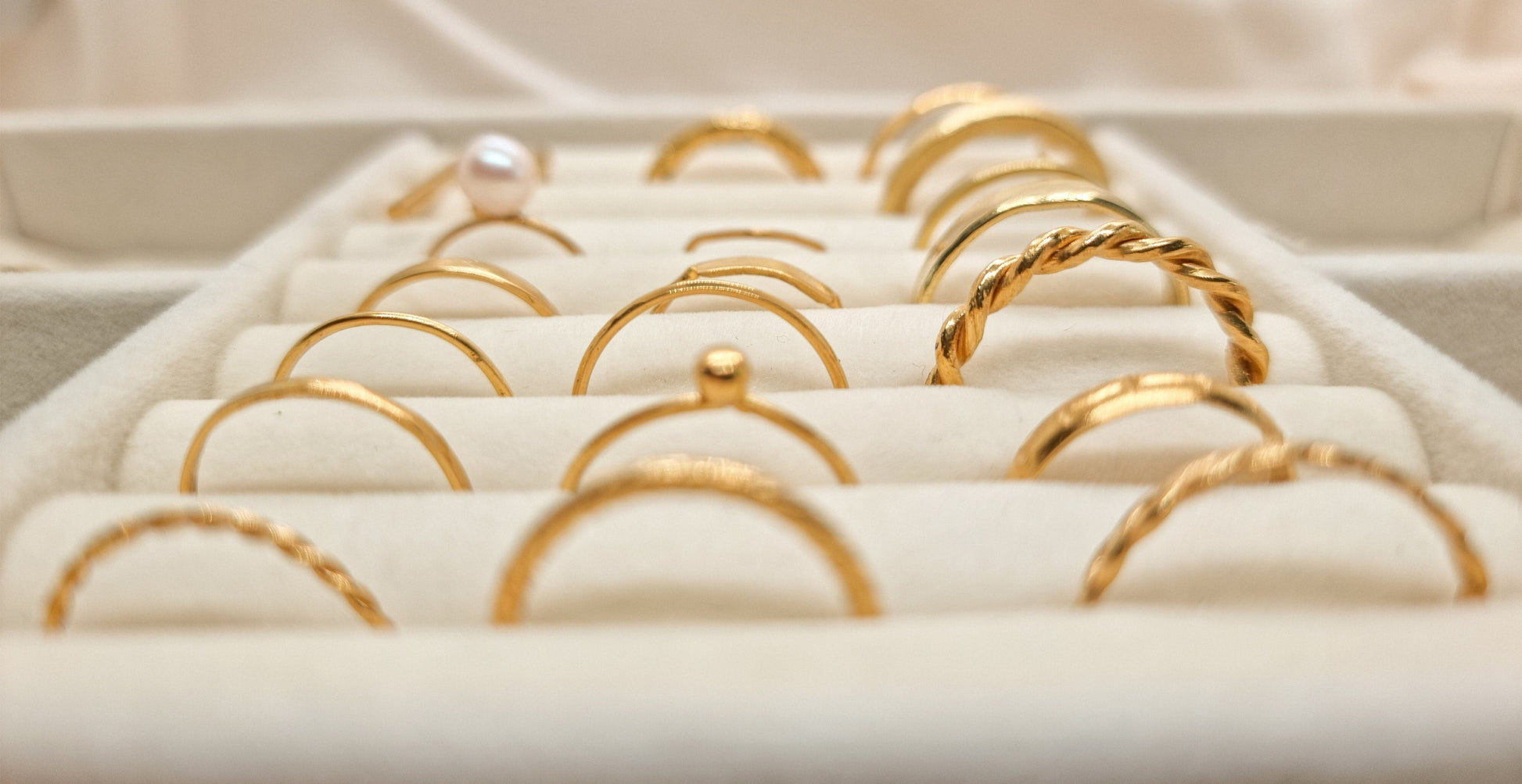 Solid Gold Round Edge Ring | 24k, 22k, 18k, 14k, 9k Pure Yellow Gold | Unisex Adjustable Gold Ring | Handmade Bespoke Fine Jewellery |